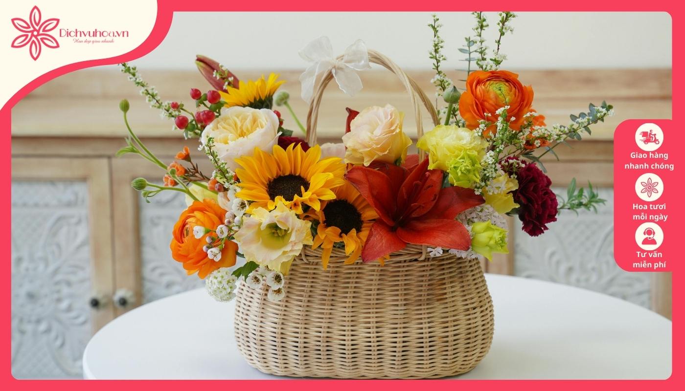 Giỏ hoa để bàn đẹp với nhiều loại hoa